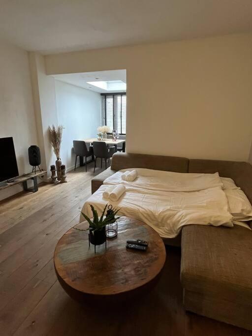 Knus Appartement Tilburg Exterior photo